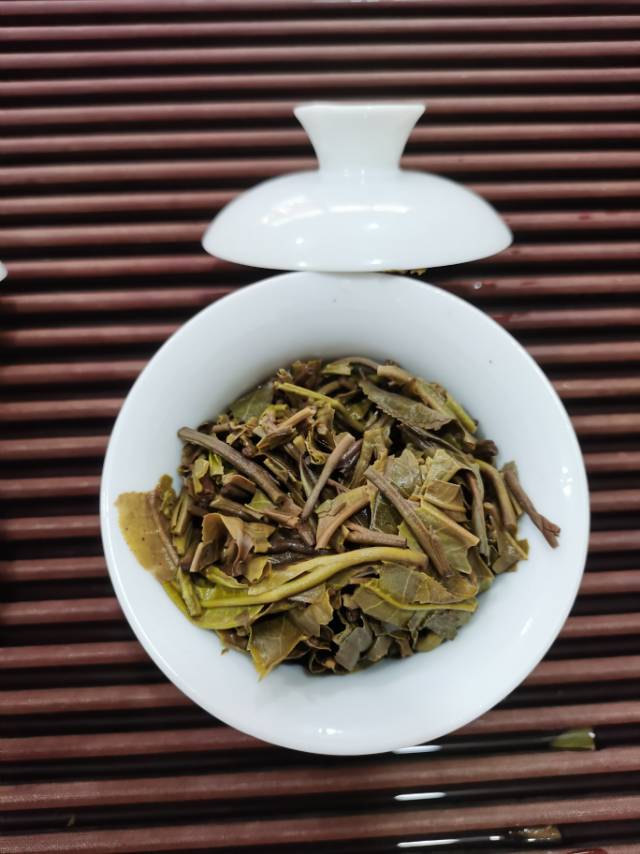 静静品茶配图2