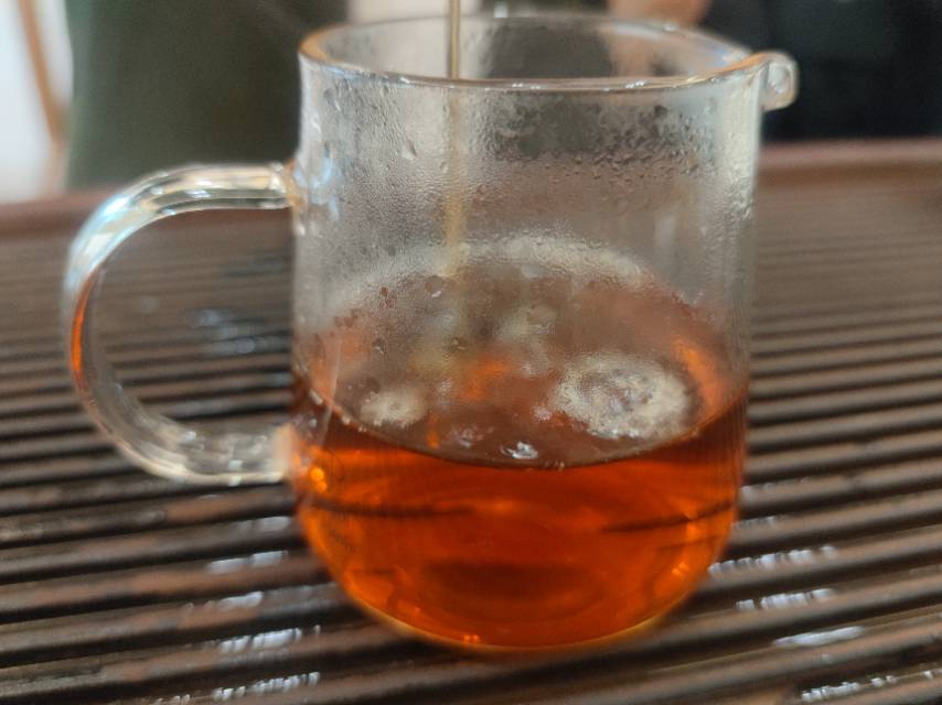 中茶02年201批老树班章王配图8
