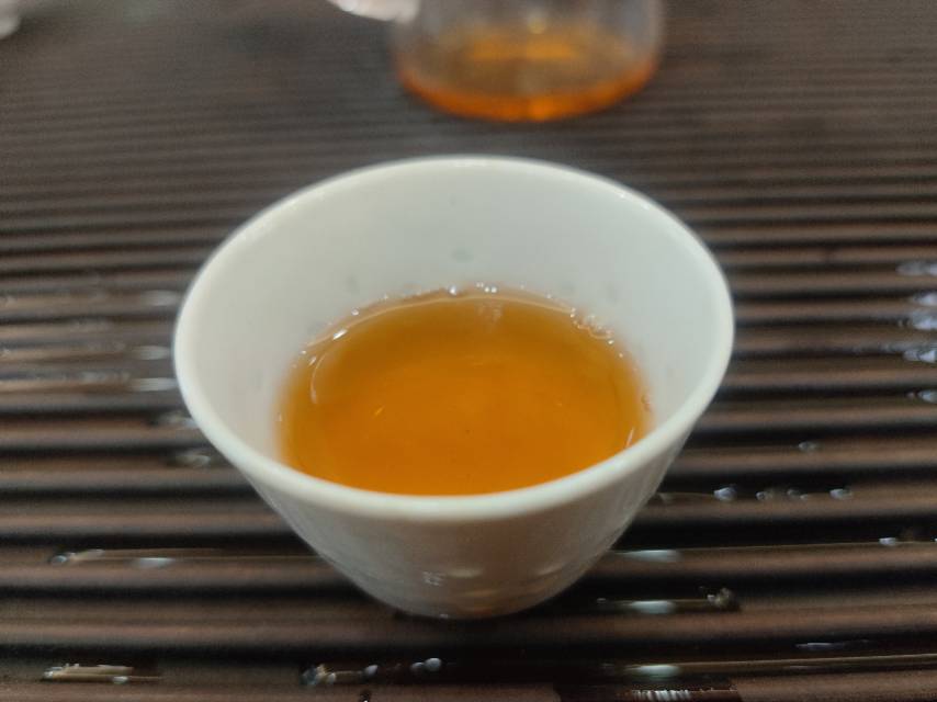 中茶02年201批老树班章王配图9