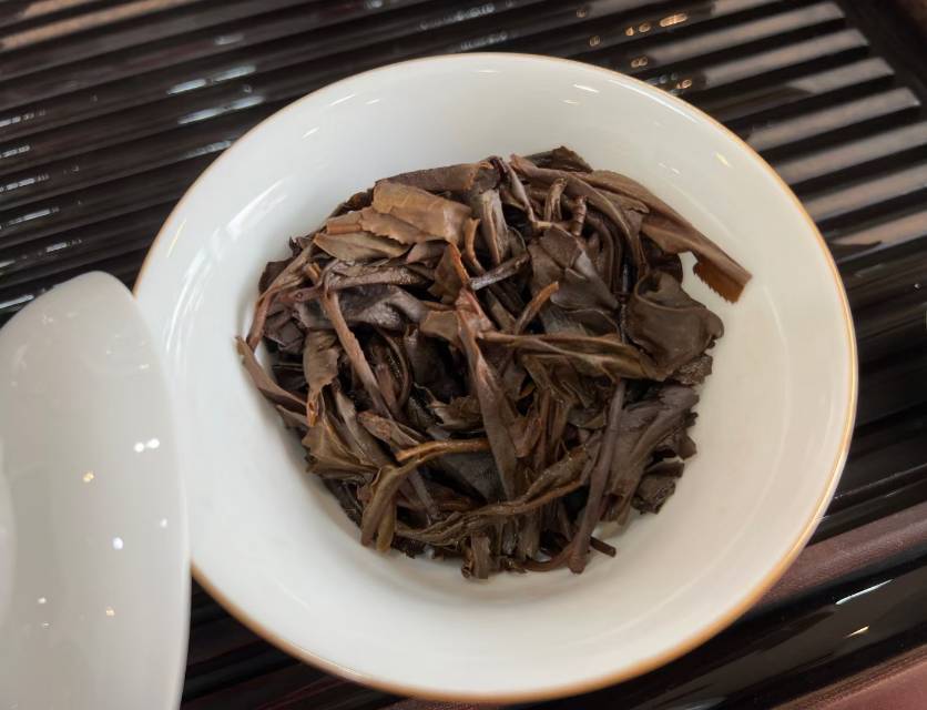 困鹿山大茶柱配图4