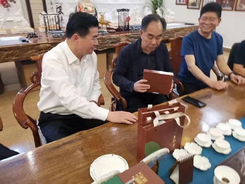 漳州市海峡两岸茶业交流协会组团赴云南参观考察茶产业发展配图3