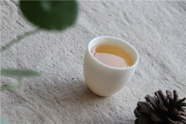 一杯清茶无别事,既等春风亦等你配图3