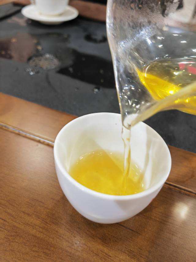 喝最美茶艺师泡的良源号配图9