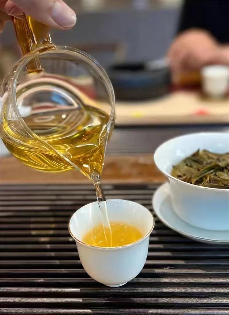 2008年 大益 7542 801批 普洱生茶茶品图