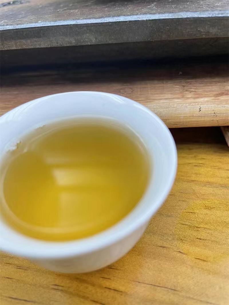 2008年 大益 7542 801批 普洱生茶茶品图