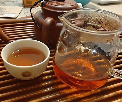 2008年 大益 7542 801批 普洱生茶茶品图