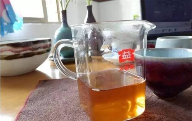 2008年 大益 7542 801批 普洱生茶茶品图