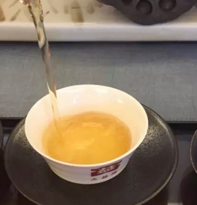 2008年 大益 7542 801批 普洱生茶茶品图