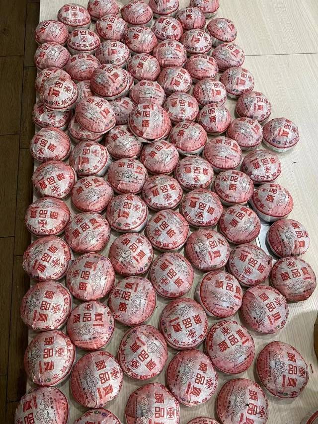 2008年瑞贡天朝车顺号头品贡,1000克金瓜贡沱配图1