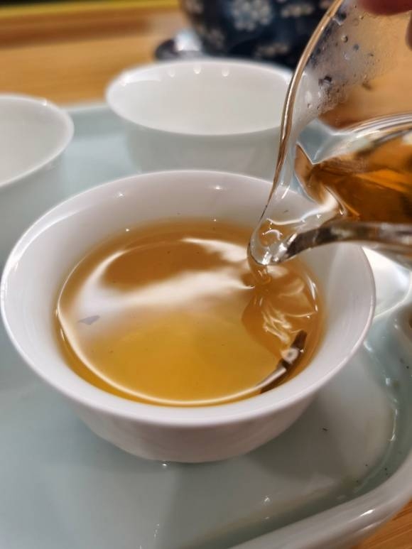 2008年 大益 7542 801批 普洱生茶茶品图