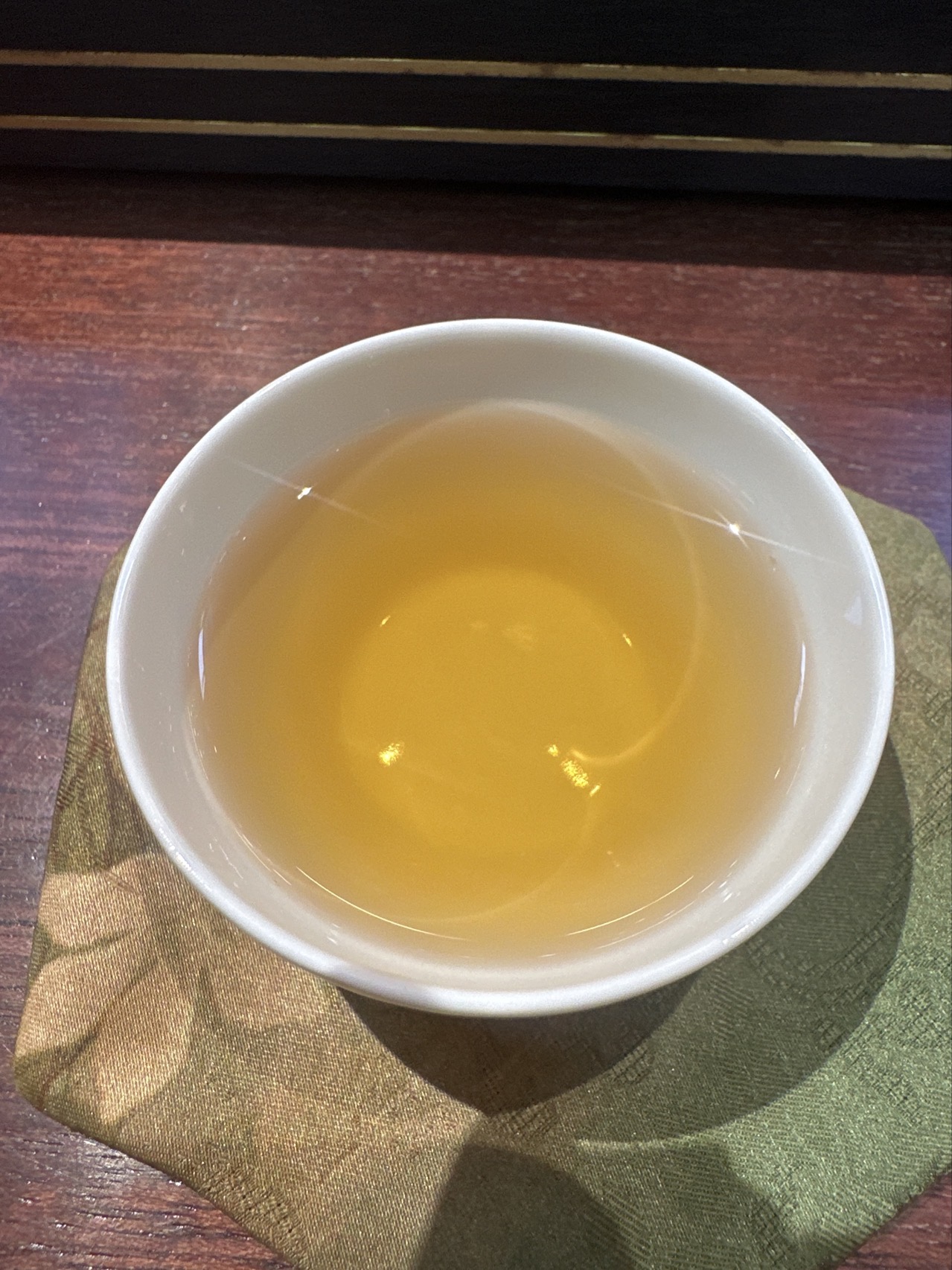 2008年 大益 7542 801批 普洱生茶茶品图