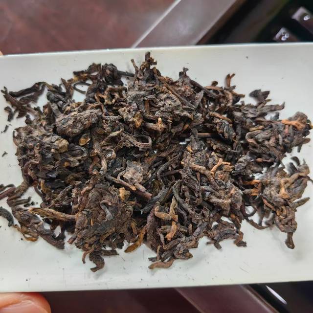 2000年何仕华景迈古树熟茶配图6