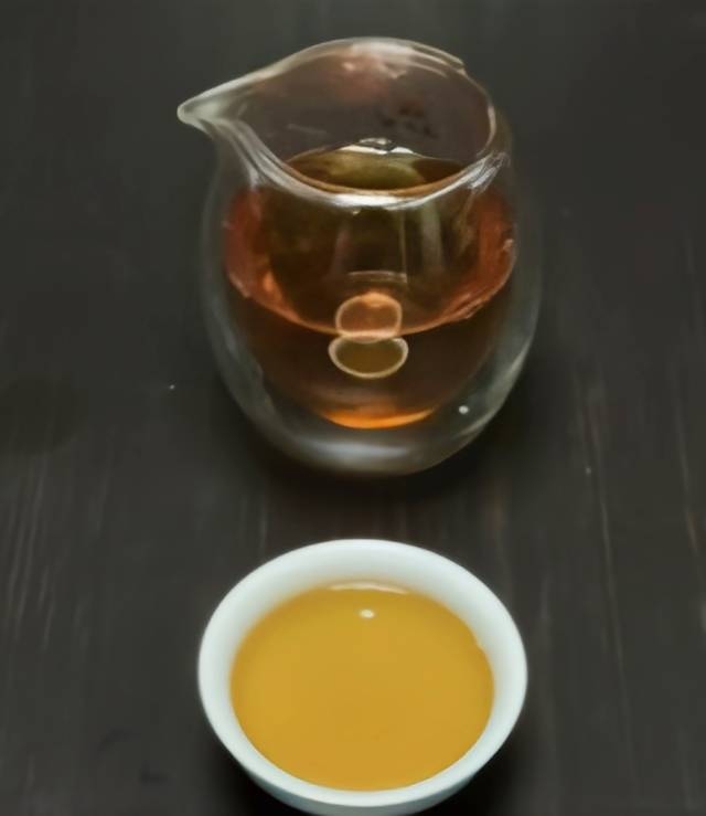 2008年 大益 7542 801批 普洱生茶茶品图