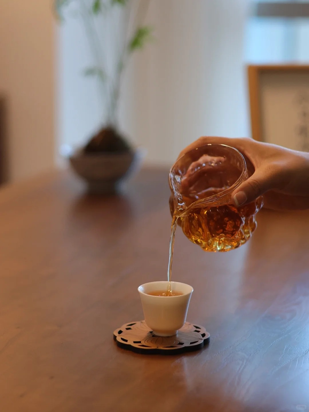 “清煮岁月慢煮茶,闲享人间烟火气”。配图10