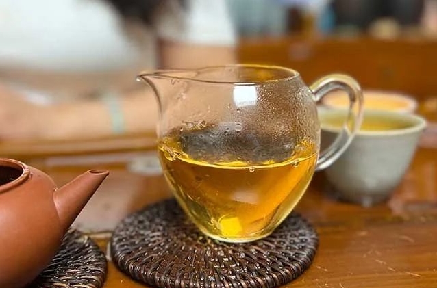 2008年 大益 7542 801批 普洱生茶茶品图