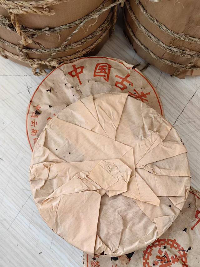 2000年中国古老普洱青饼、陈年普洱茶厂配图2