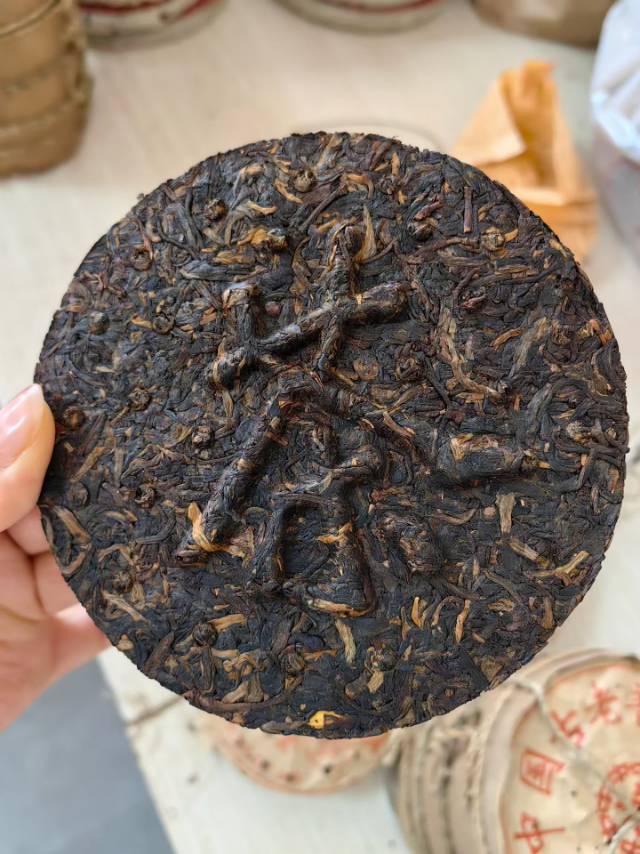 2000年中国古老普洱青饼、陈年普洱茶厂配图5