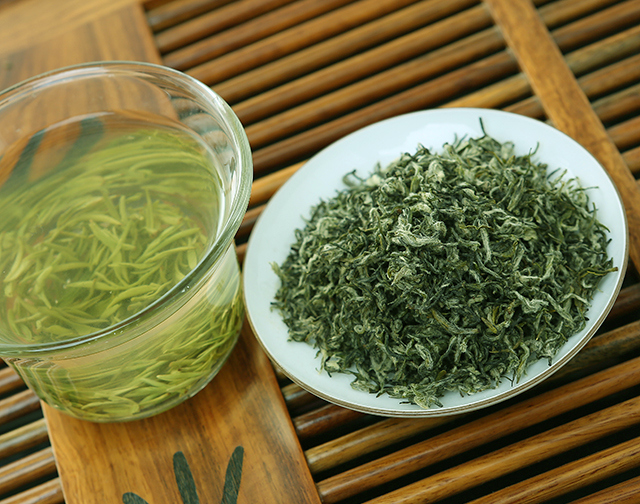 洞庭碧螺春干茶与茶汤