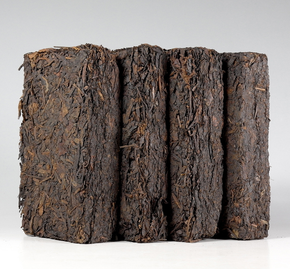 普洱熟茶砖与茶汤