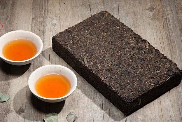 紧压茶砖与茶汤