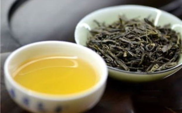 黄芽茶干茶与茶汤（黄茶对照）