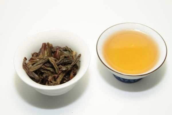 黄枝香干茶与茶汤照片